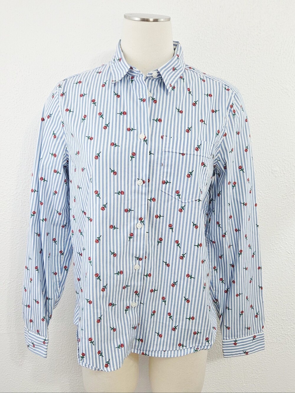 Banana Republic Quinn boy fit button down shirt blue stripes roses womens medium